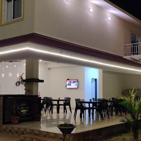 Passions De Goa Hotel Anjuna Bagian luar foto