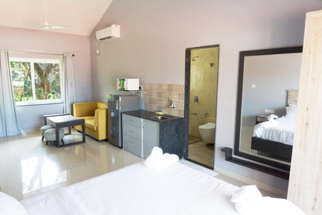 Passions De Goa Hotel Anjuna Bagian luar foto