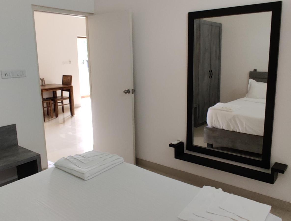 Passions De Goa Hotel Anjuna Bagian luar foto