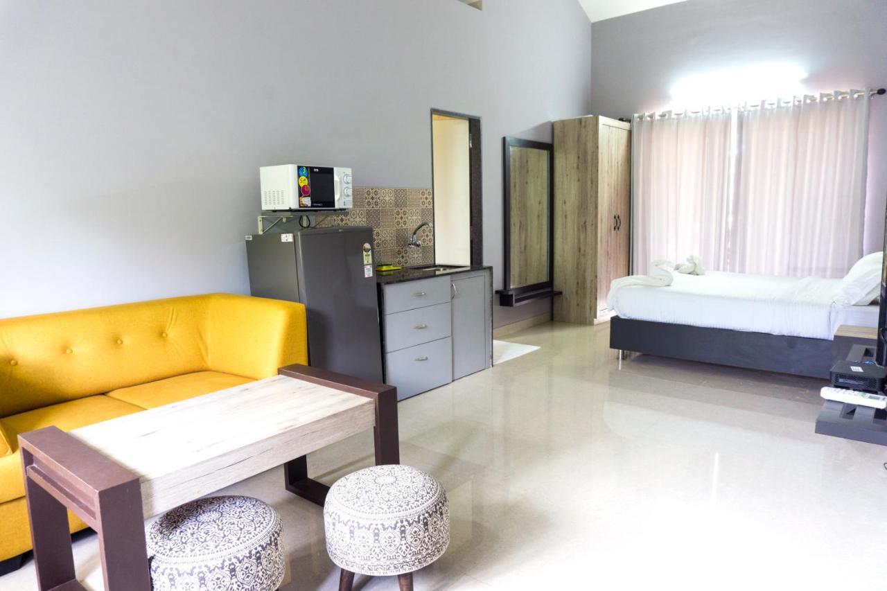 Passions De Goa Hotel Anjuna Bagian luar foto